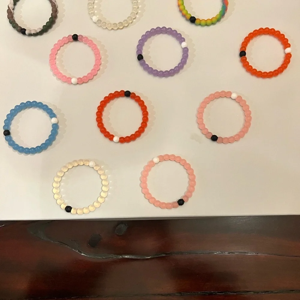 Lokai - 11 Bracelets